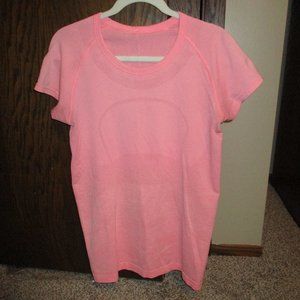 Women's Lululemon Short Sleeve Shirt Size 10